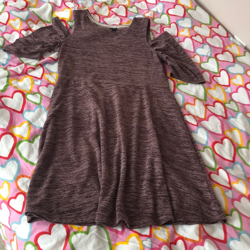 🌹HOST PICK🌹🎊GIRLS COLD SHOULDER DRESS 🎊